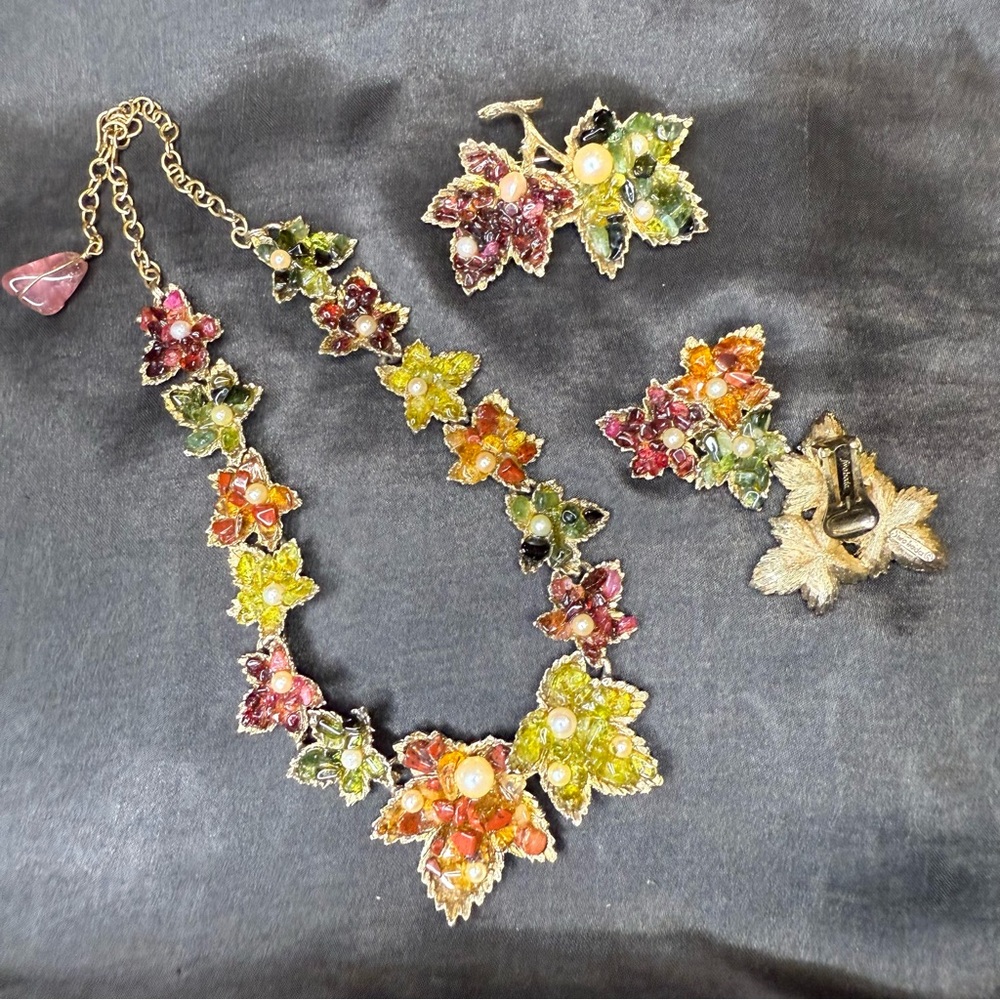 Swoboda Vintage Leaf Necklace Set